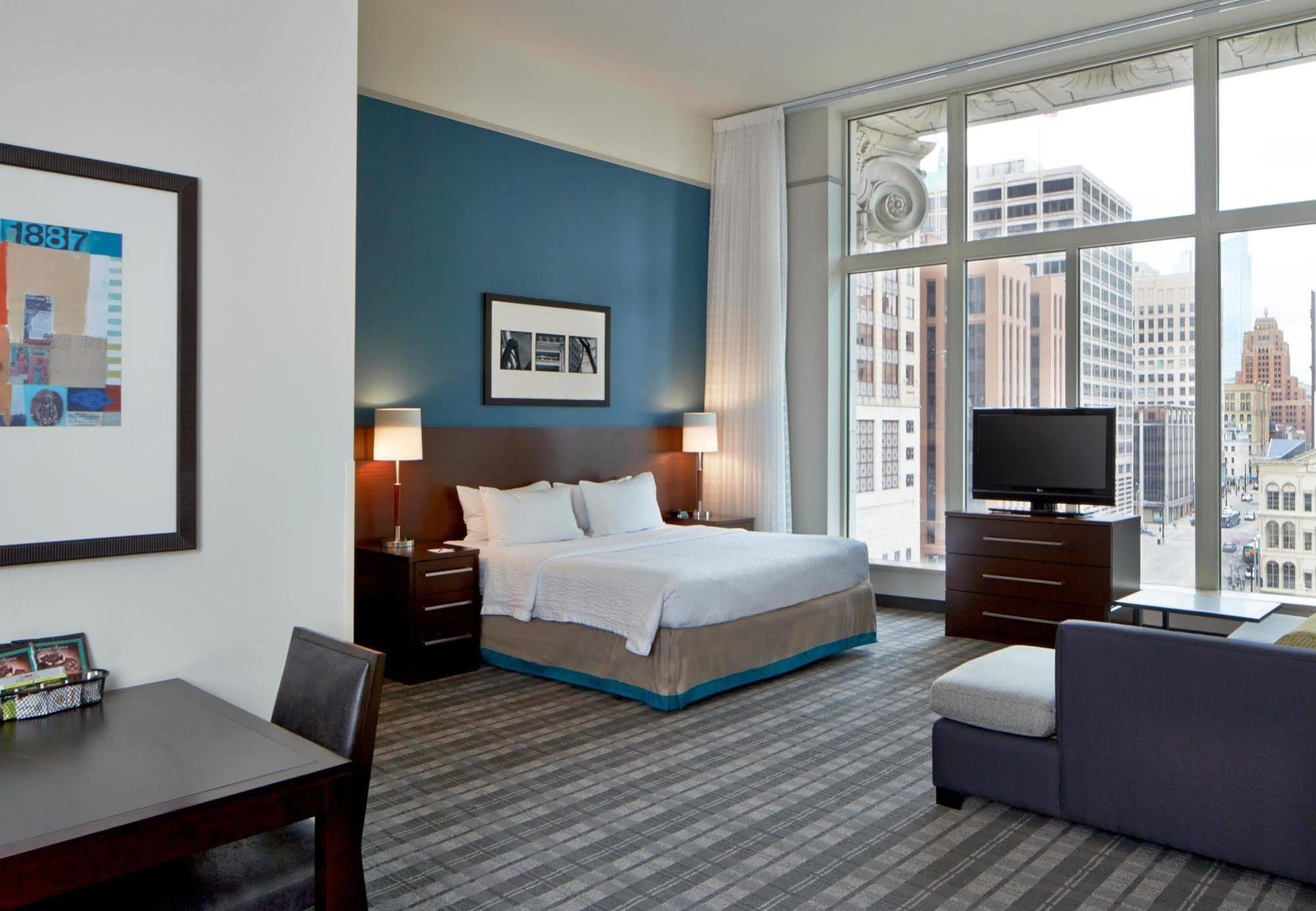Residence Inn Milwaukee Downtown Exterior foto